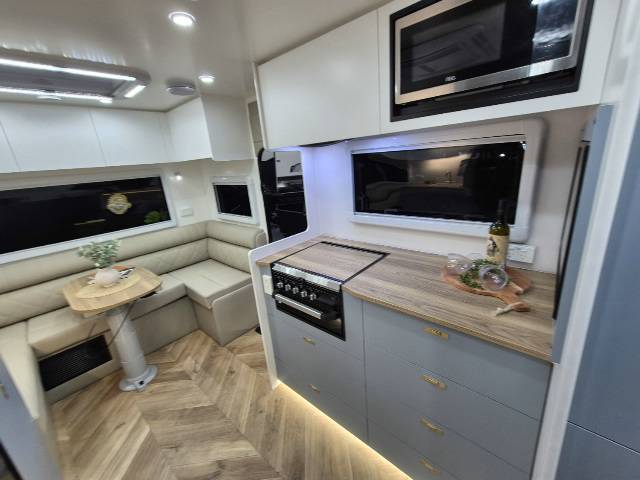 Retreat Fraser 226R 12